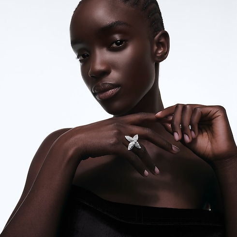 Jewelry Rings Idylle Blossom Ring, White Gold & Diamonds | Louis Vuitton ® (Product zoom)