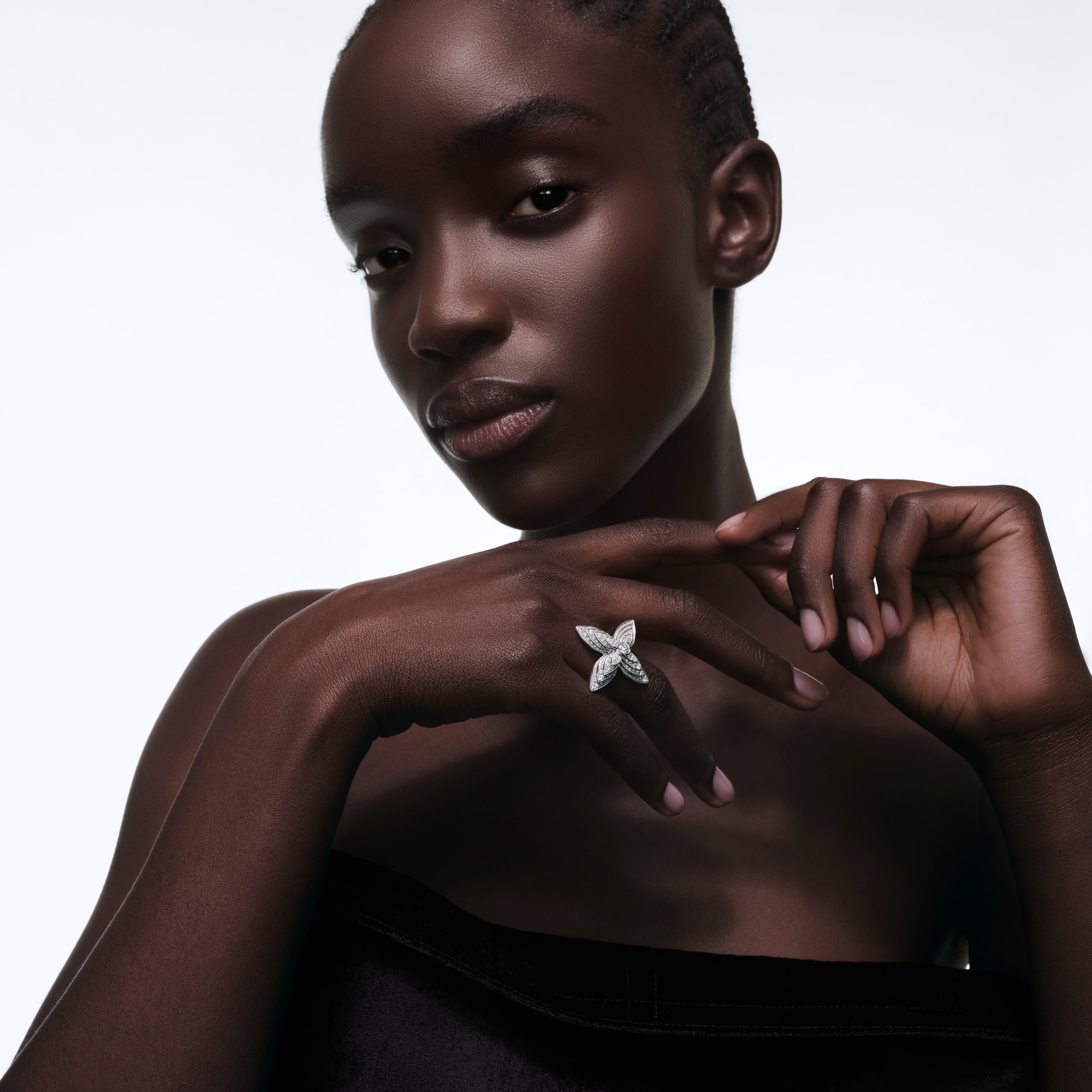  Jewelry Rings Idylle Blossom Ring, White Gold & Diamonds | Louis Vuitton ® (Product zoom)