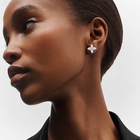 Categories Earrings Idylle Blossom Stud, White Gold And Diamonds - Per Unit | Louis Vuitton ® (Product zoom)