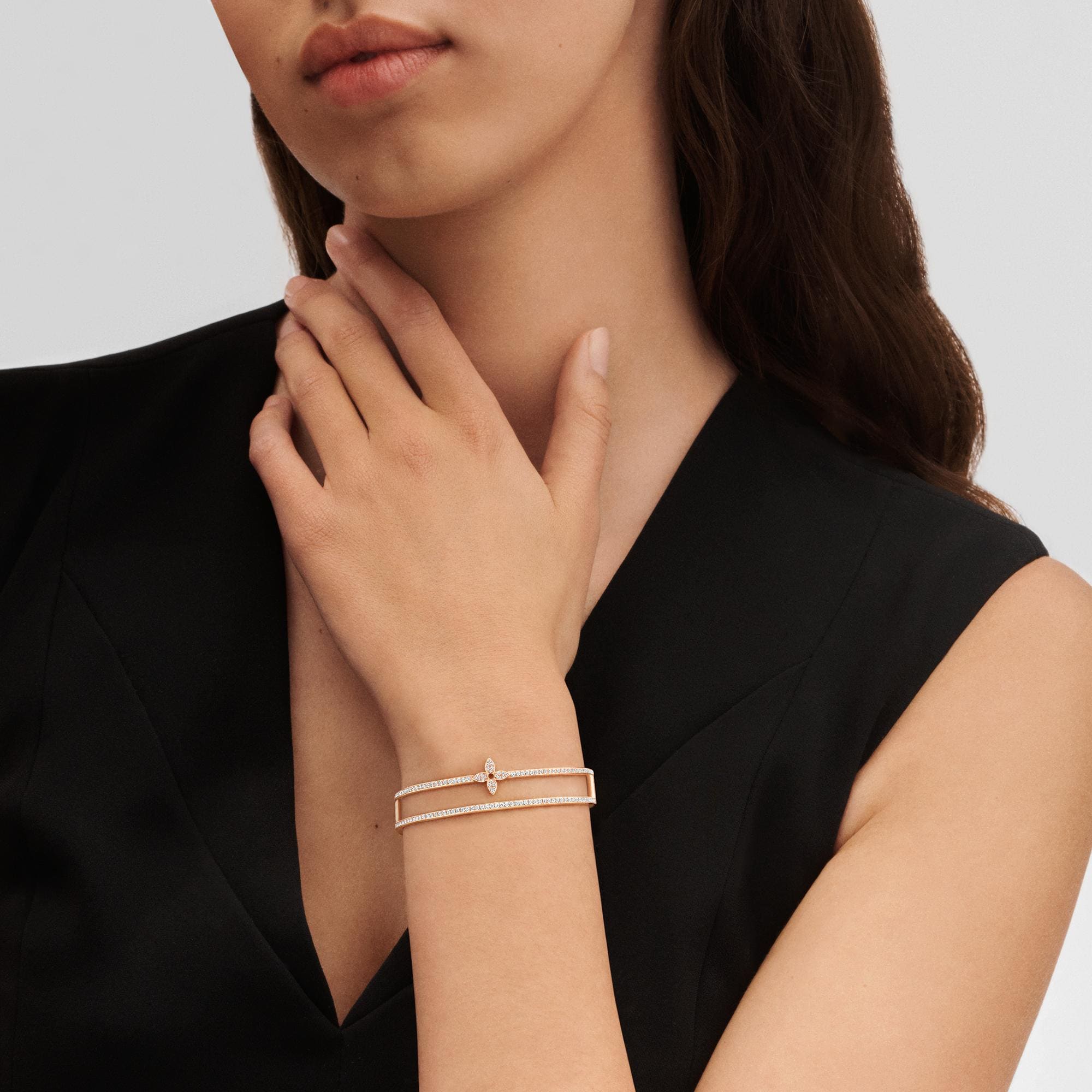 Categories All Fine Jewelry Idylle Blossom Two-Row Bracelet, Pink Gold And Diamonds | Louis Vuitton ® (Product zoom)