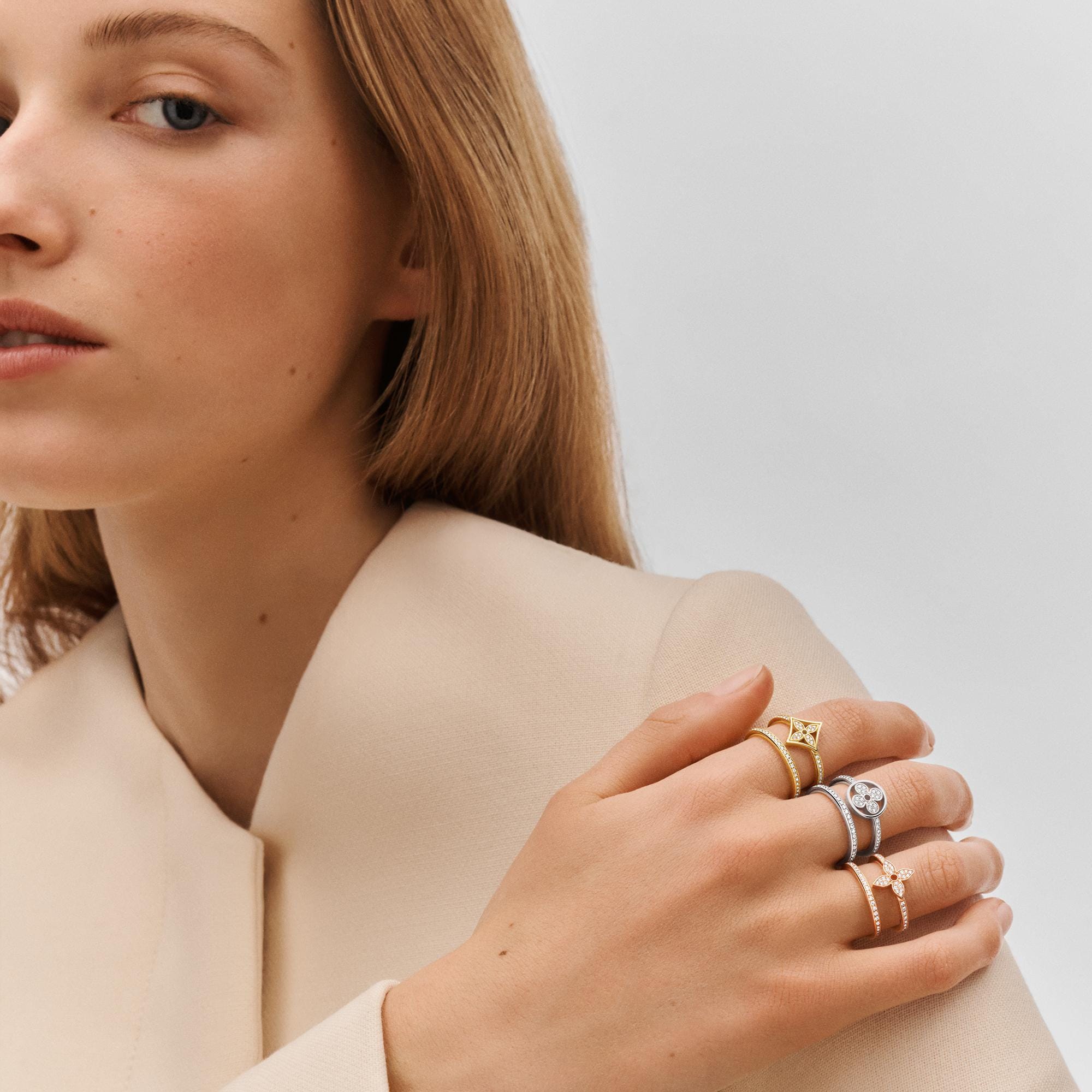  Categories All Fine Jewelry Idylle Blossom Two-Row Ring, Pink Gold And Diamonds | Louis Vuitton ® (Product zoom)