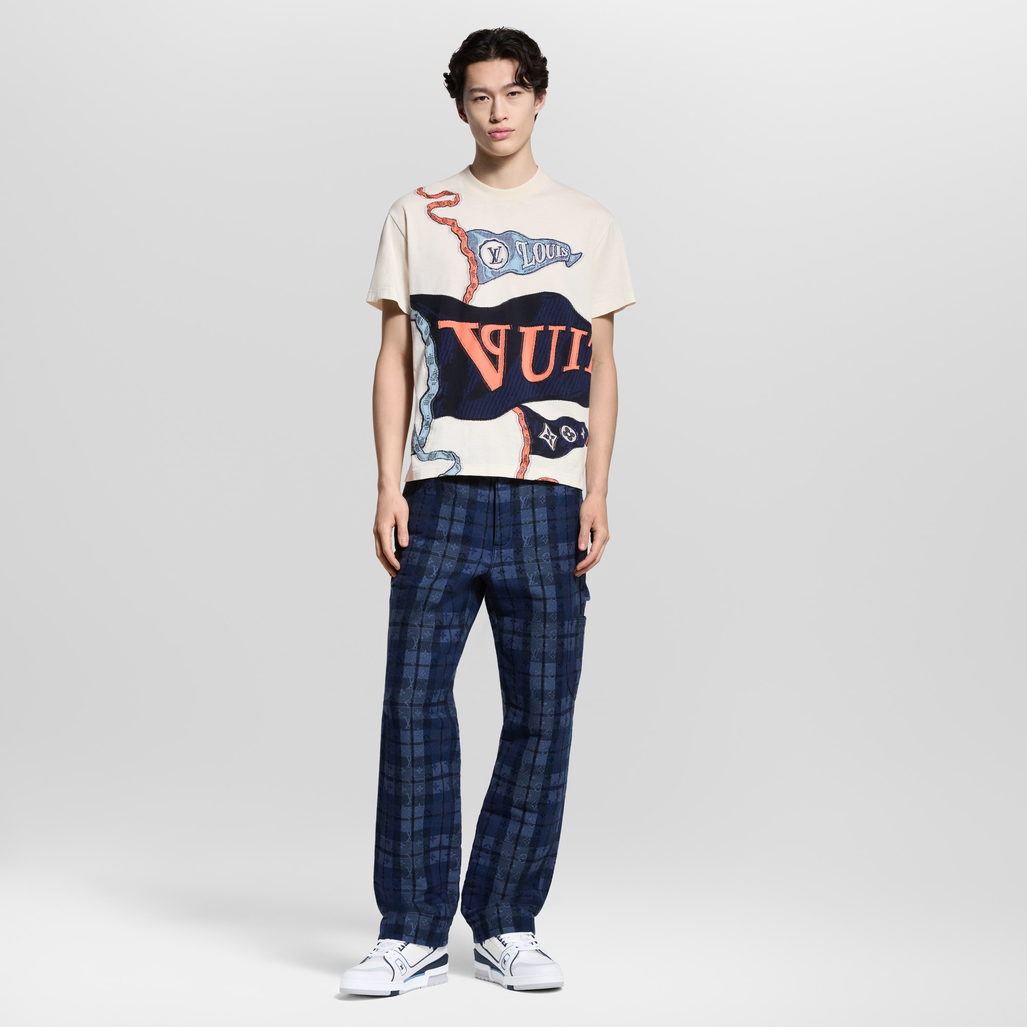  Ready-to-Wear T-Shirts and Polos Intarsia Graphic T-Shirt | Louis Vuitton ® (Product zoom)