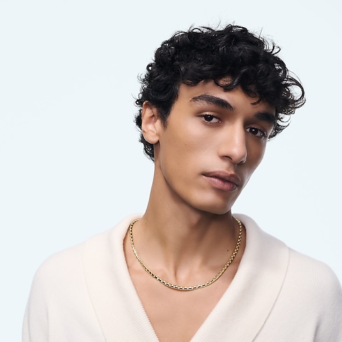 Categories Necklaces and Pendants Le Damier de Louis Vuitton Medium Necklace, Yellow Gold and Diamonds - Long | Louis Vuitton ® (Product zoom)