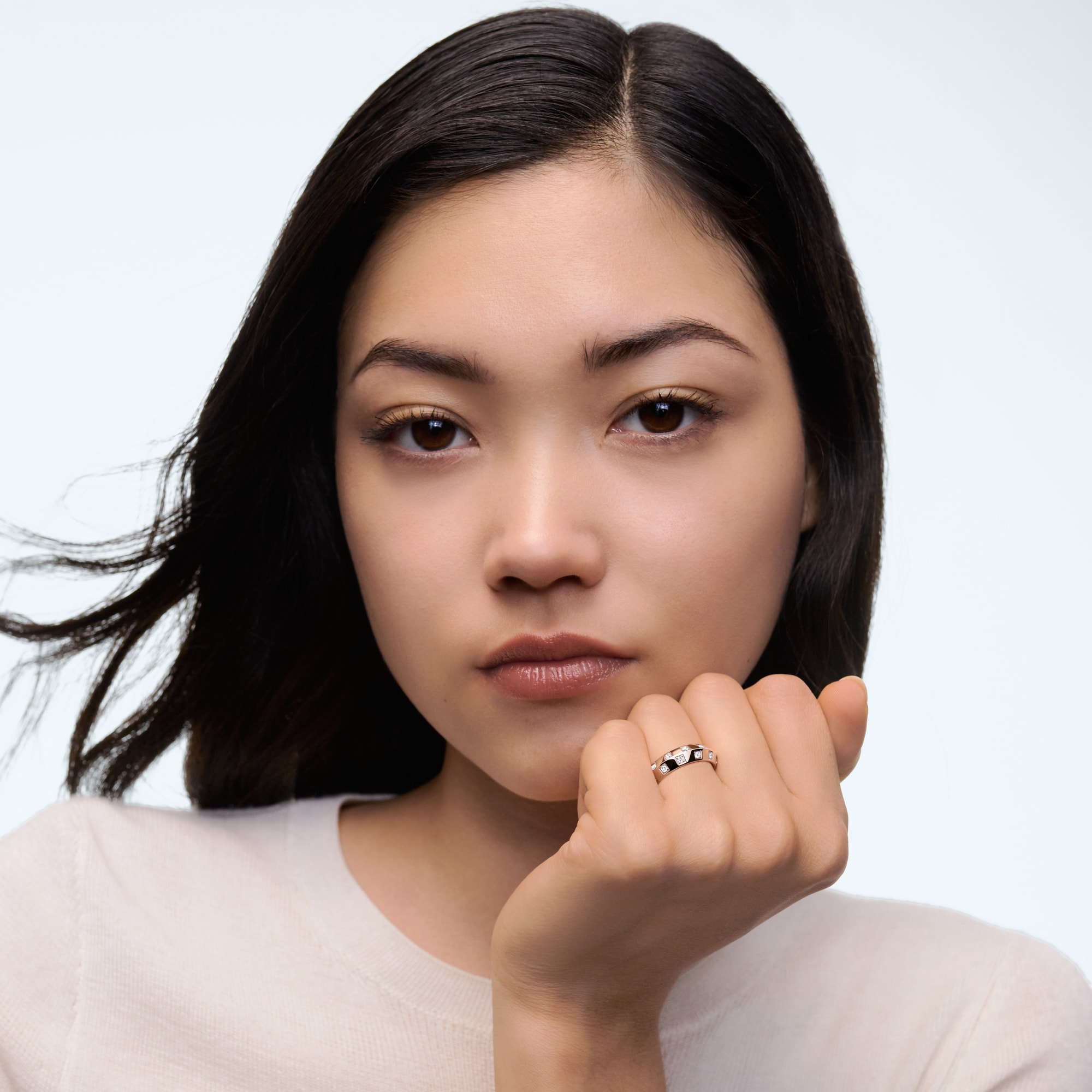  Categories Rings Le Damier de Louis Vuitton Medium Ring, Rose Gold and Diamonds | Louis Vuitton ® (Product zoom)