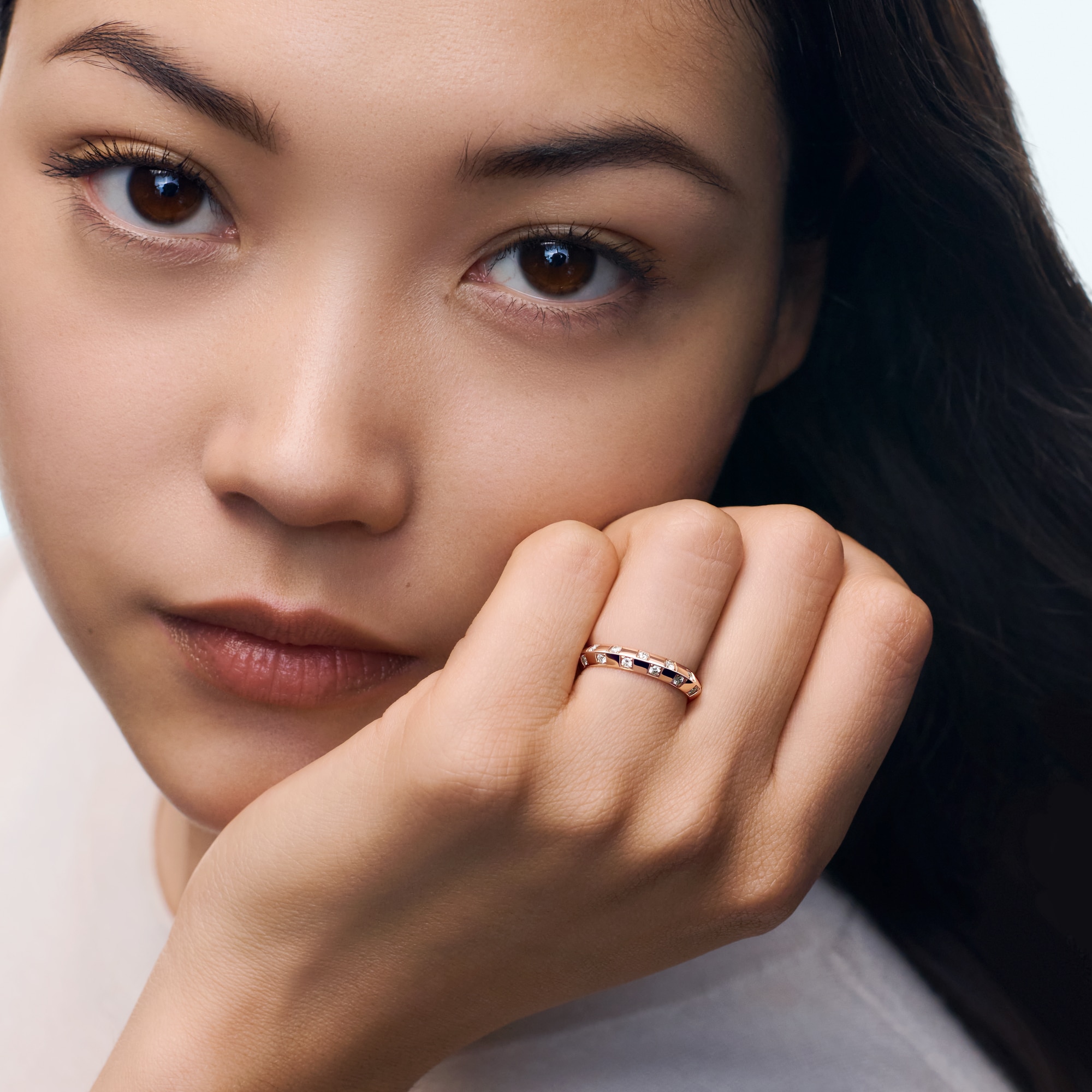  Jewelry Rings Le Damier de Louis Vuitton Small Ring, Rose Gold and Diamonds | Louis Vuitton ® (Product zoom)