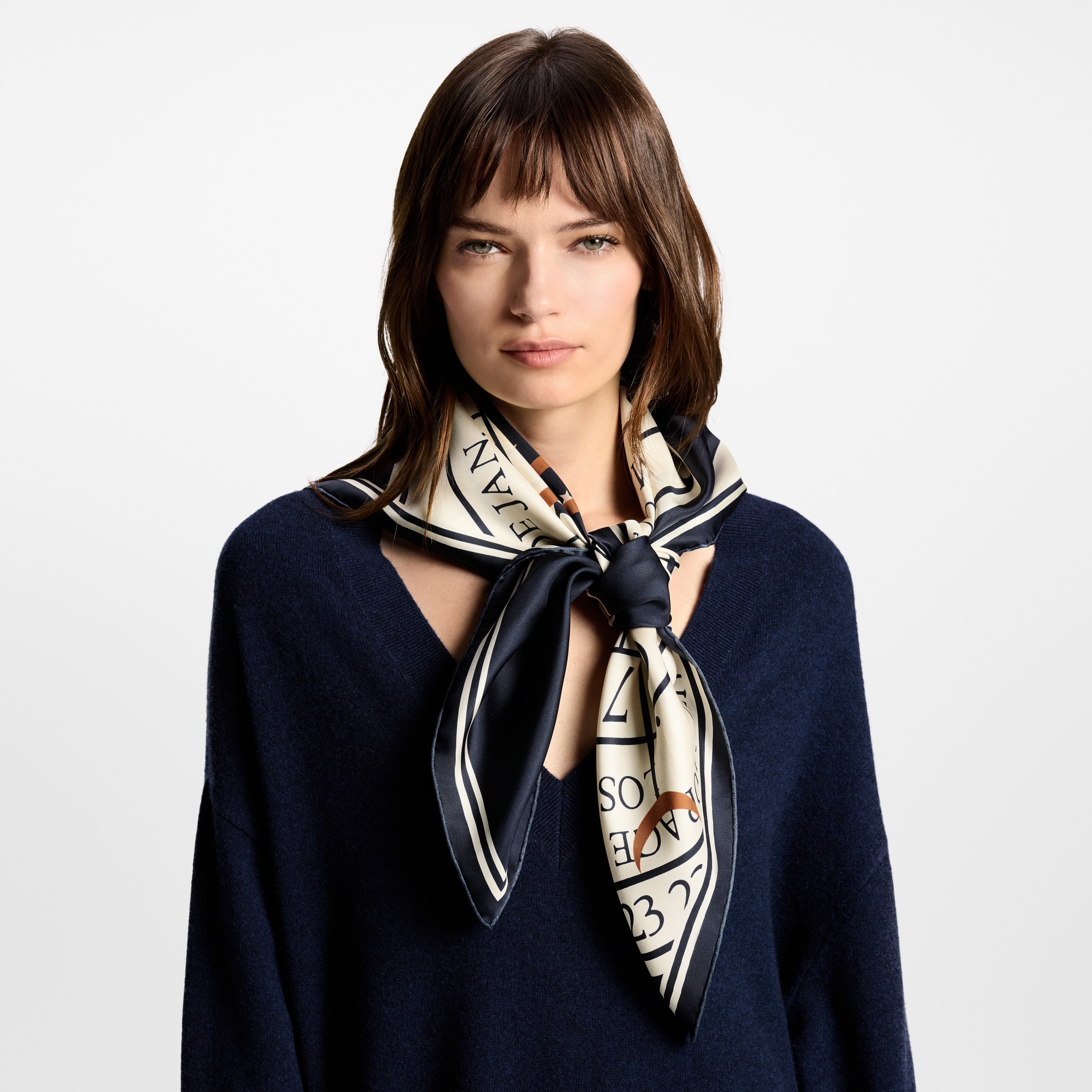 S00 Accessories Silk Squares and Bandeaus  Le Temps d’Un Voyage Square 90 | Louis Vuitton ® (Product zoom)