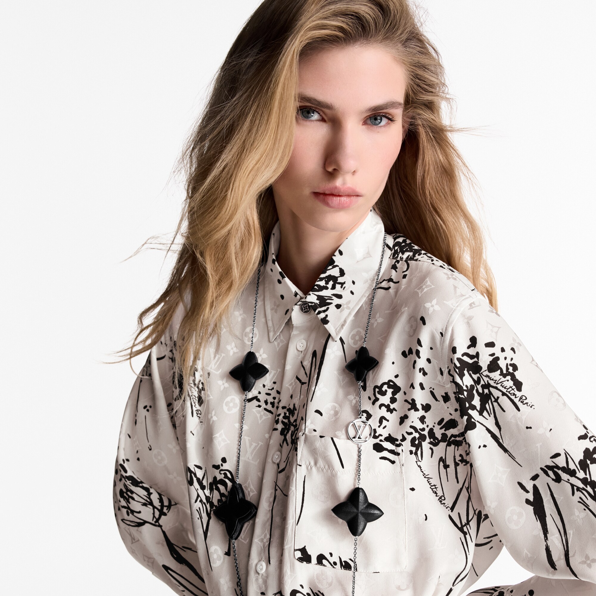 S00 Fashion Jewelry Necklaces and Pendants Leather Flower Sautoir | Louis Vuitton ® (Product zoom)