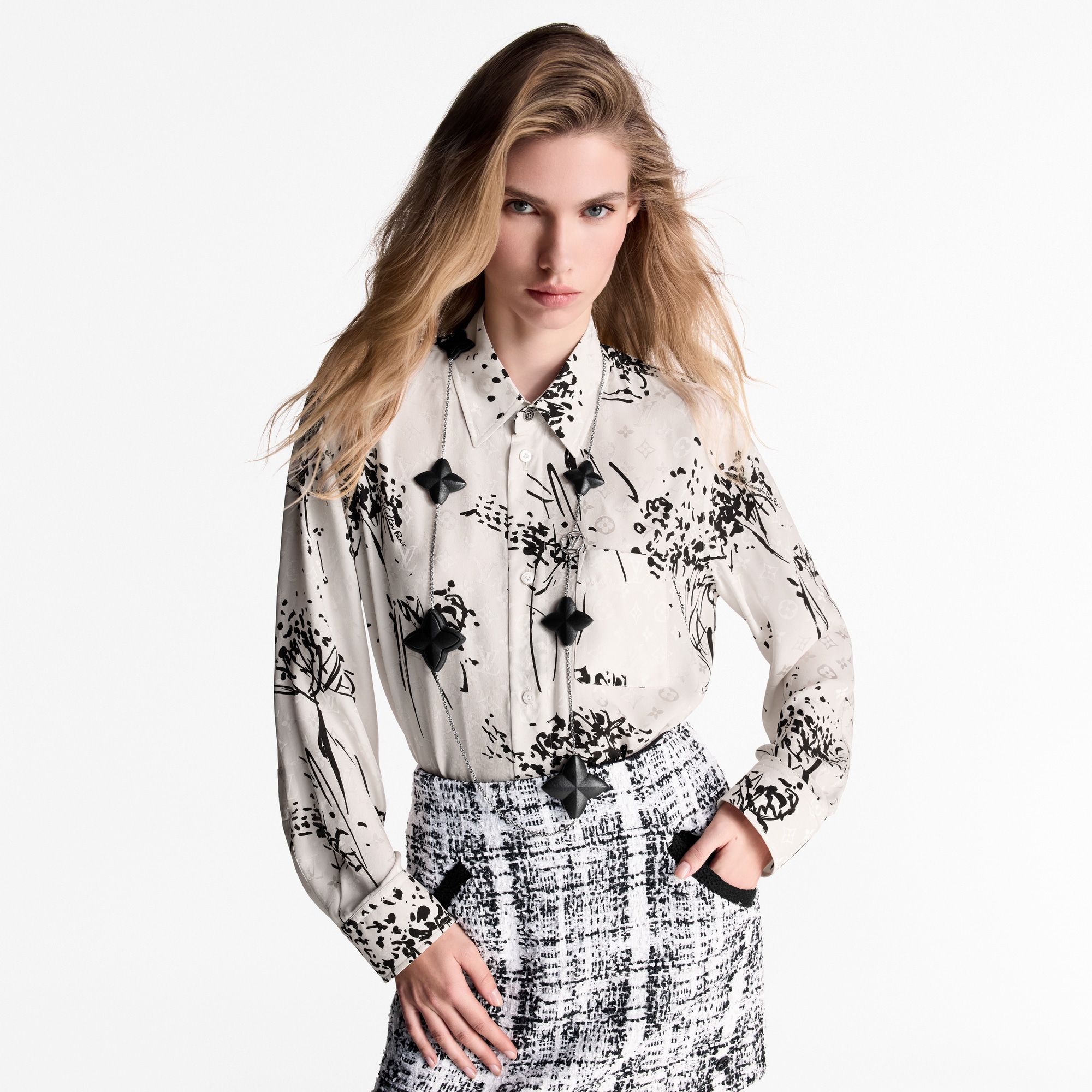 S00 Fashion Jewelry Necklaces and Pendants Leather Flower Sautoir | Louis Vuitton ® (Product zoom)