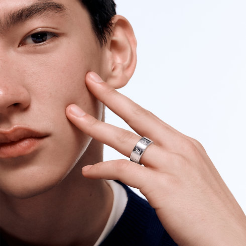 Categories Rings Les Gaston Vuitton Small Ring, White Gold | Louis Vuitton ® (Product zoom)