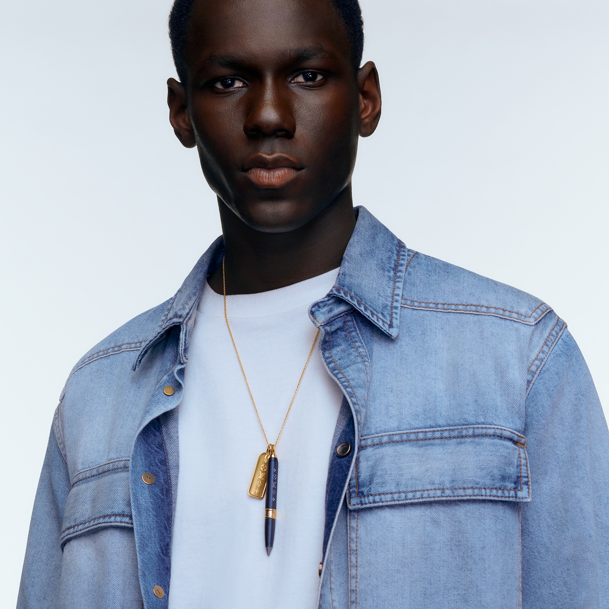  Jewelry Necklaces and Pendants Les Gastons Vuitton Designer Pendant, Yellow Gold and Titanium | Louis Vuitton ® (Product zoom)