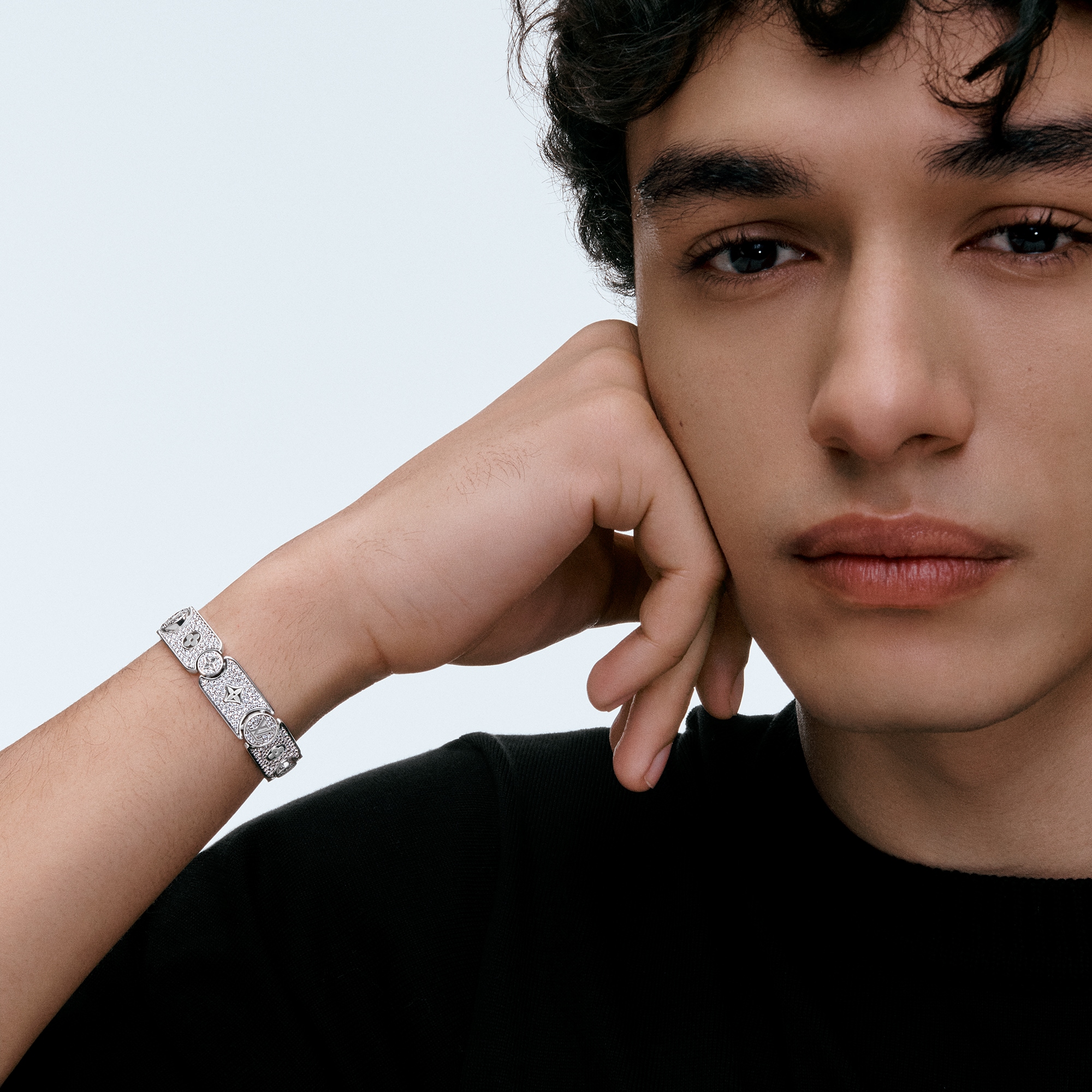  Categories Bracelets Les Gastons Vuitton Masterpiece Gourmette Bracelet, White Gold and Diamonds | Louis Vuitton ® (Product zoom)