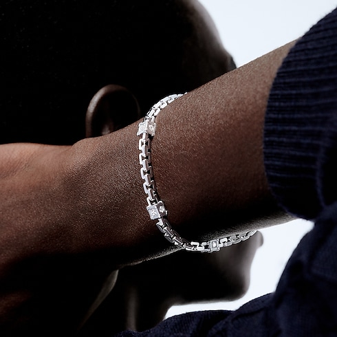 Categories Bracelets Les Gastons Vuitton Trunk Bracelet, White Gold and Diamonds | Louis Vuitton ® (Product zoom)