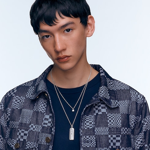Jewelry Necklaces and Pendants Les Gastons Vuitton Trunk Pendant, White Gold and Diamond | Louis Vuitton ® (Product zoom)