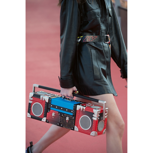 Library Hard Cover Books Louis Vuitton Catwalk | Louis Vuitton ® (Product zoom)