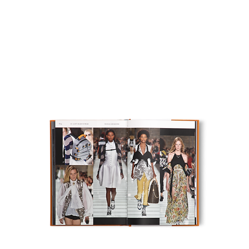 Library Hard Cover Books Louis Vuitton Catwalk | Louis Vuitton ® (Product zoom)