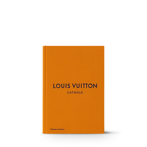 Library Hard Cover Books Louis Vuitton Catwalk | Louis Vuitton ® (Product zoom)
