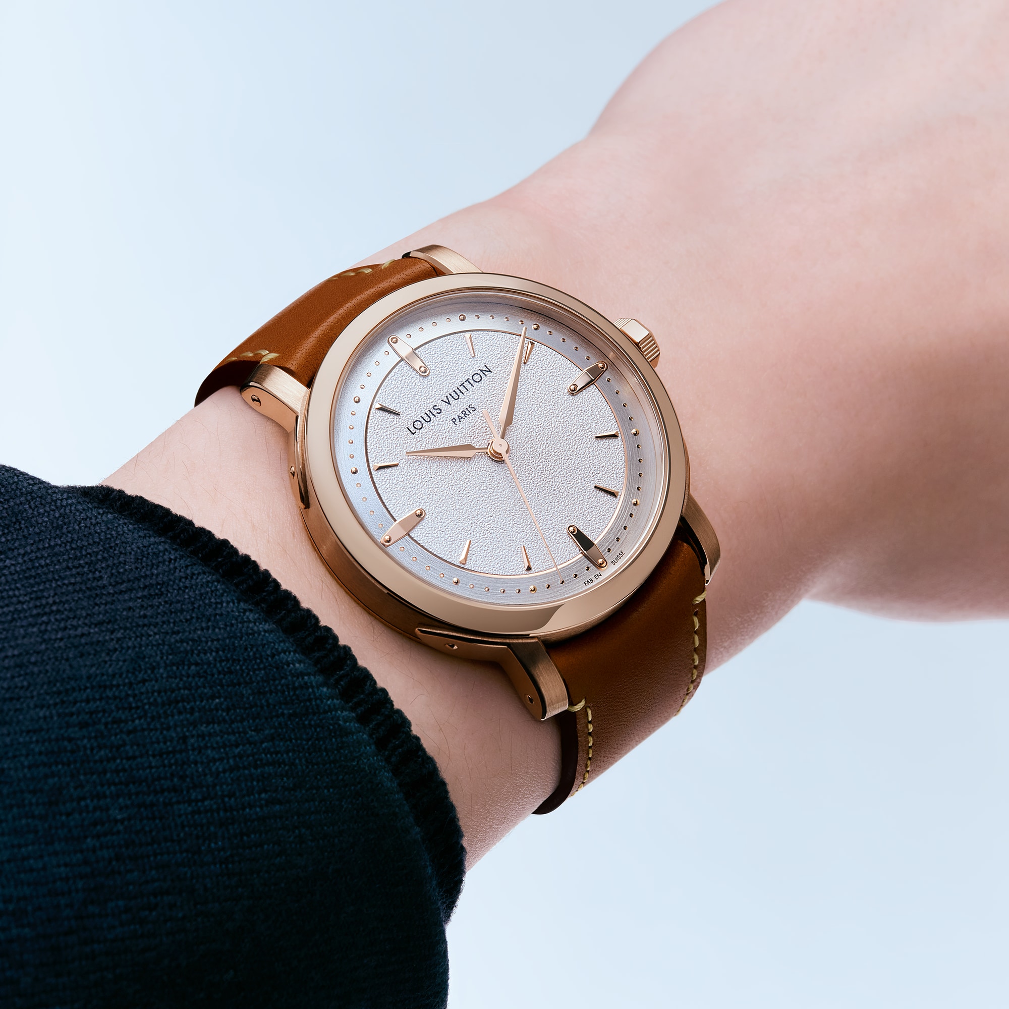  All Watches } Louis Vuitton Escale, Automatic, 39mm, Pink gold | Louis Vuitton ® (Product zoom)
