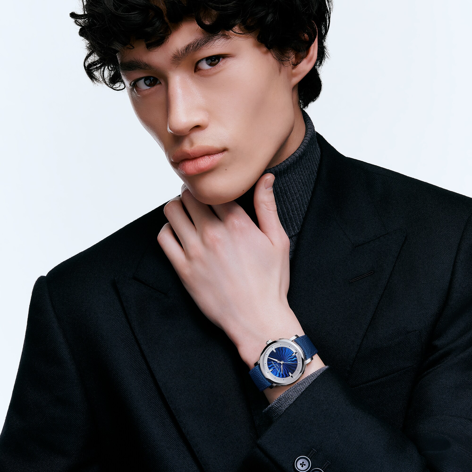 Louis Vuitton Escale, Automatic, 39mm, Platinum