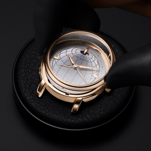 All Watches } Louis Vuitton Escale Twin Zone, Automatic, 40mm, Rose Gold | Louis Vuitton ®