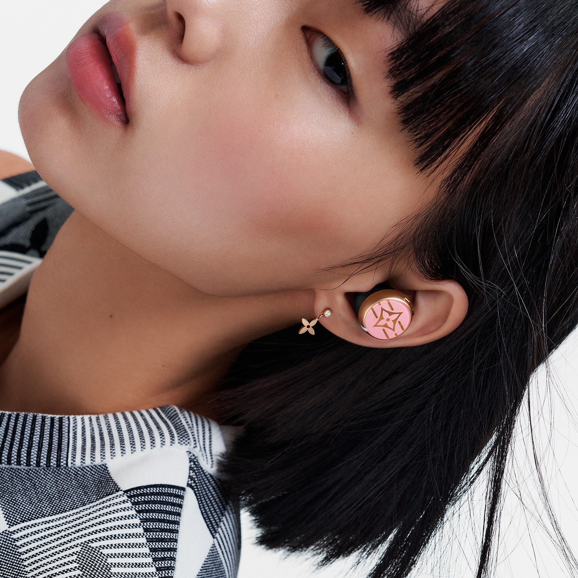 Louis Vuitton Horizon Light Up Earphones