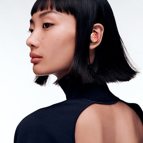 Tech Objects and Accessories Audio, Connected Watches and Accessories Louis Vuitton Horizon Light Up Earphones - Red-to-Orange Gradient | Louis Vuitton ® (Product zoom)