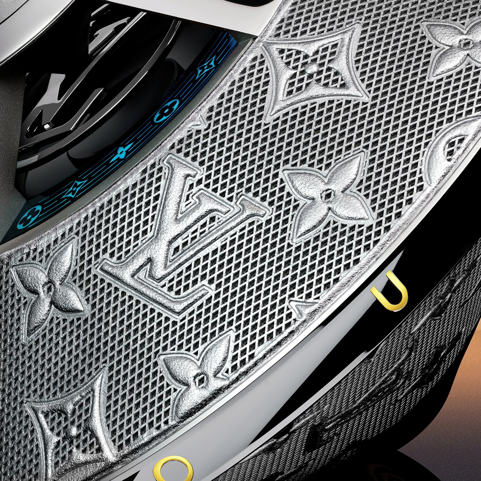 Louis Vuitton Horizon Light Up Speaker Silver