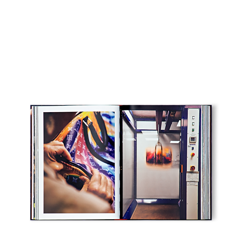 Library Hard Cover Books Louis Vuitton Manufactures | Louis Vuitton ® (Product zoom)