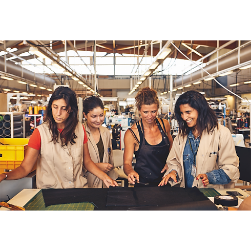 Library Hard Cover Books Louis Vuitton Manufactures Collector edition | Louis Vuitton ® (Product zoom)