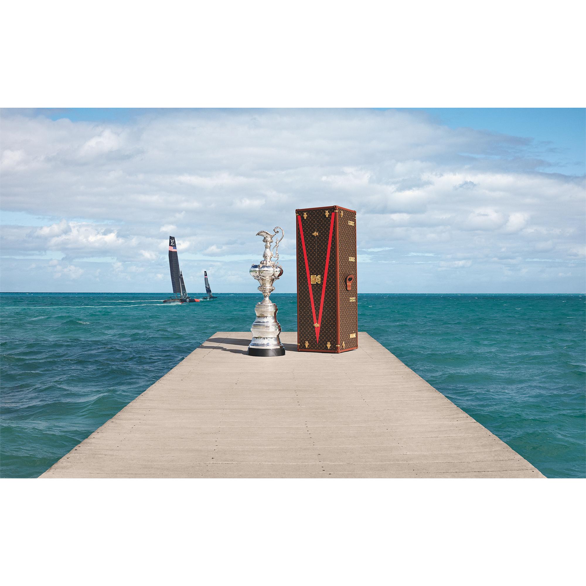  Library Hard Cover Books Louis Vuitton Trophies | Louis Vuitton ® (Product zoom)