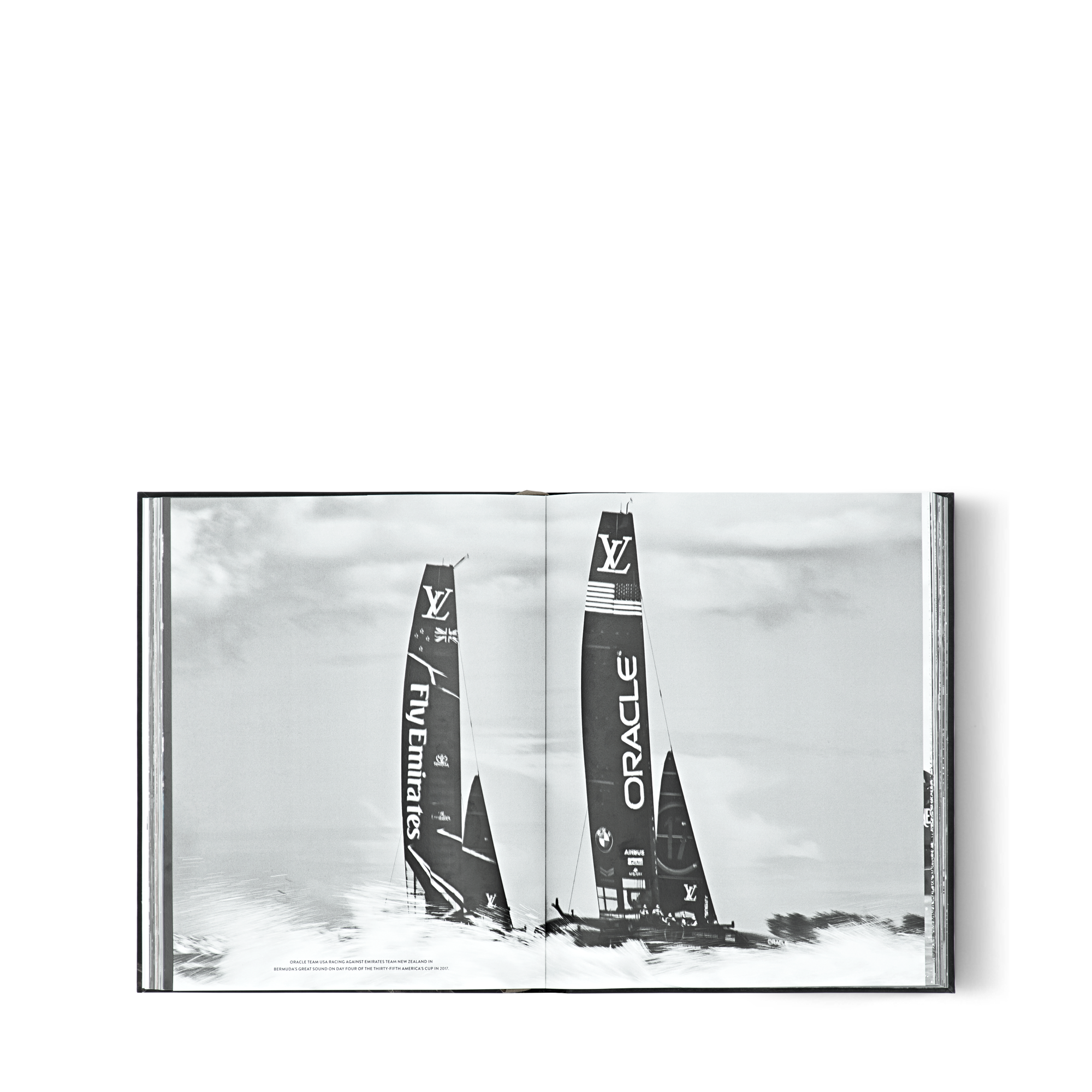  Library Hard Cover Books Louis Vuitton Trophies | Louis Vuitton ® (Product zoom)