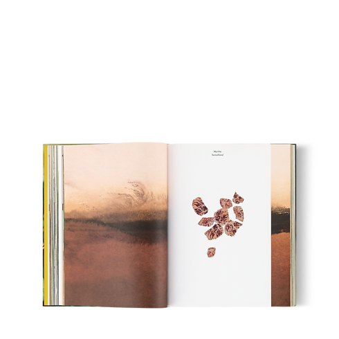 Library Hard Cover Books Louis Vuitton: A Perfume Atlas, French Version | Louis Vuitton ® (Product zoom)