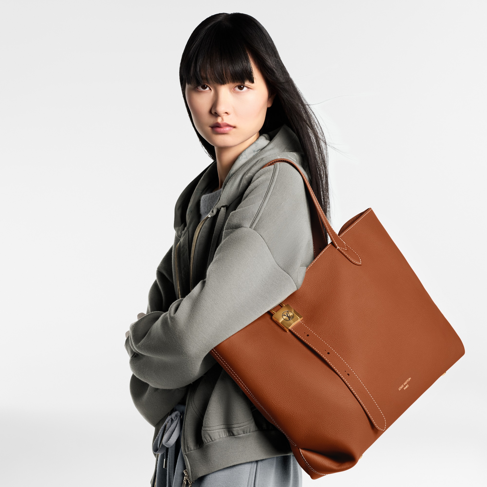 Low Key Handbags All Handbags Low Key Cabas MM | Louis Vuitton ® (Product zoom)