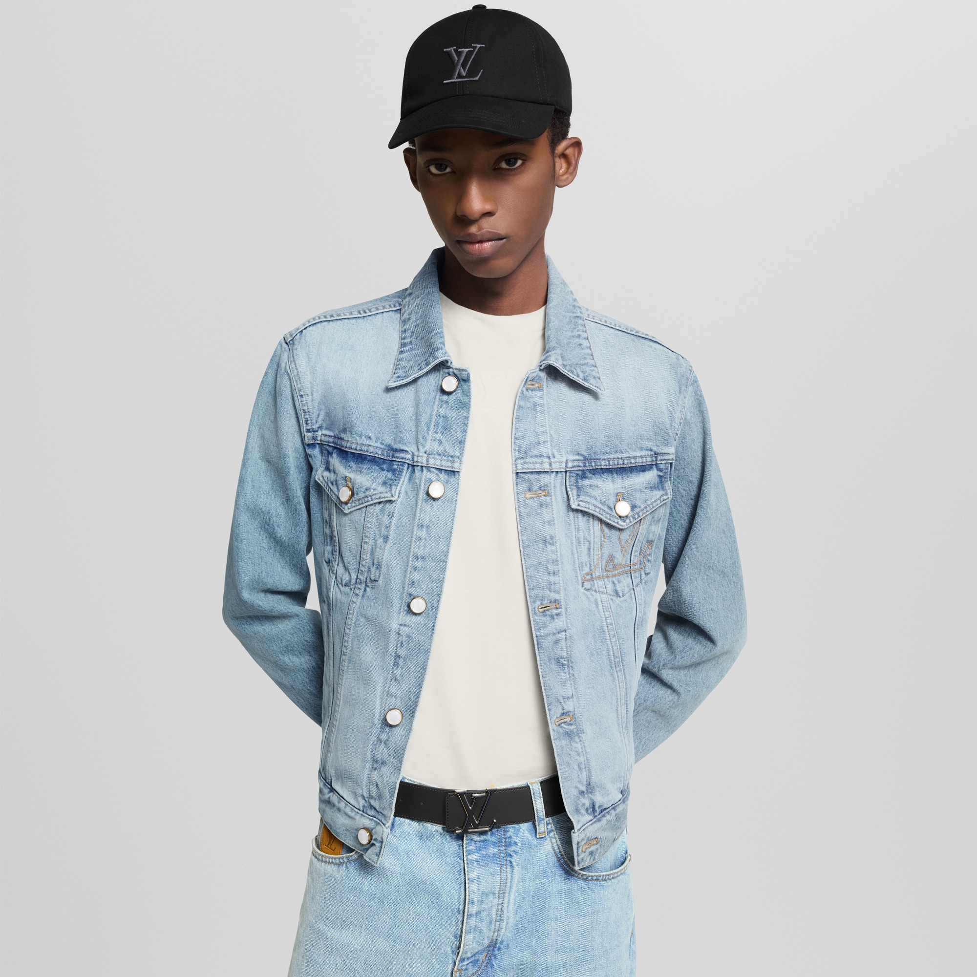 Monogram Eclipse Canvas Accessories Belts LV 3 Steps 40mm Reversible Belt | Louis Vuitton ® (Product zoom)