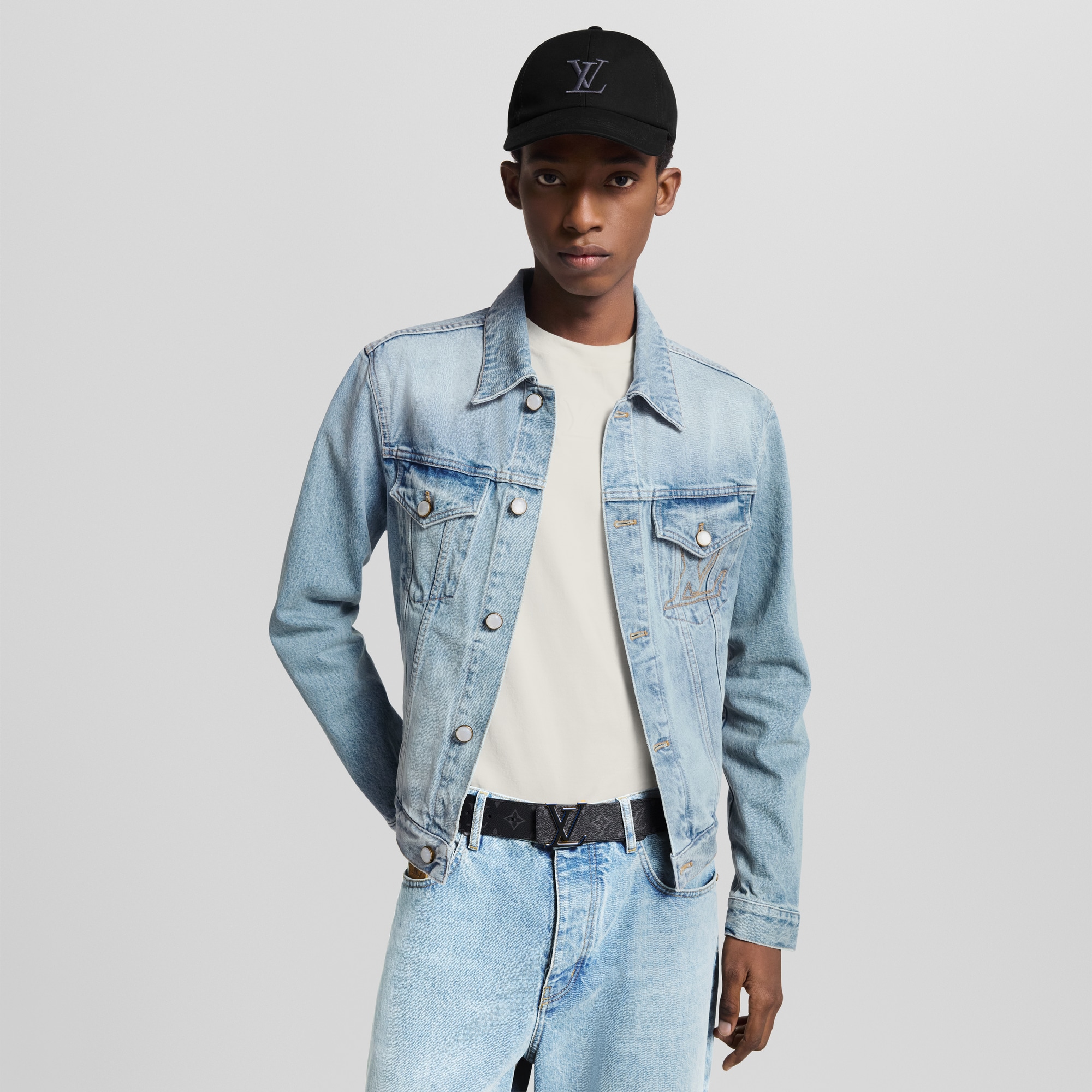 Monogram Eclipse Canvas Accessories Belts LV 3 Steps 40mm Reversible Belt | Louis Vuitton ® (Product zoom)