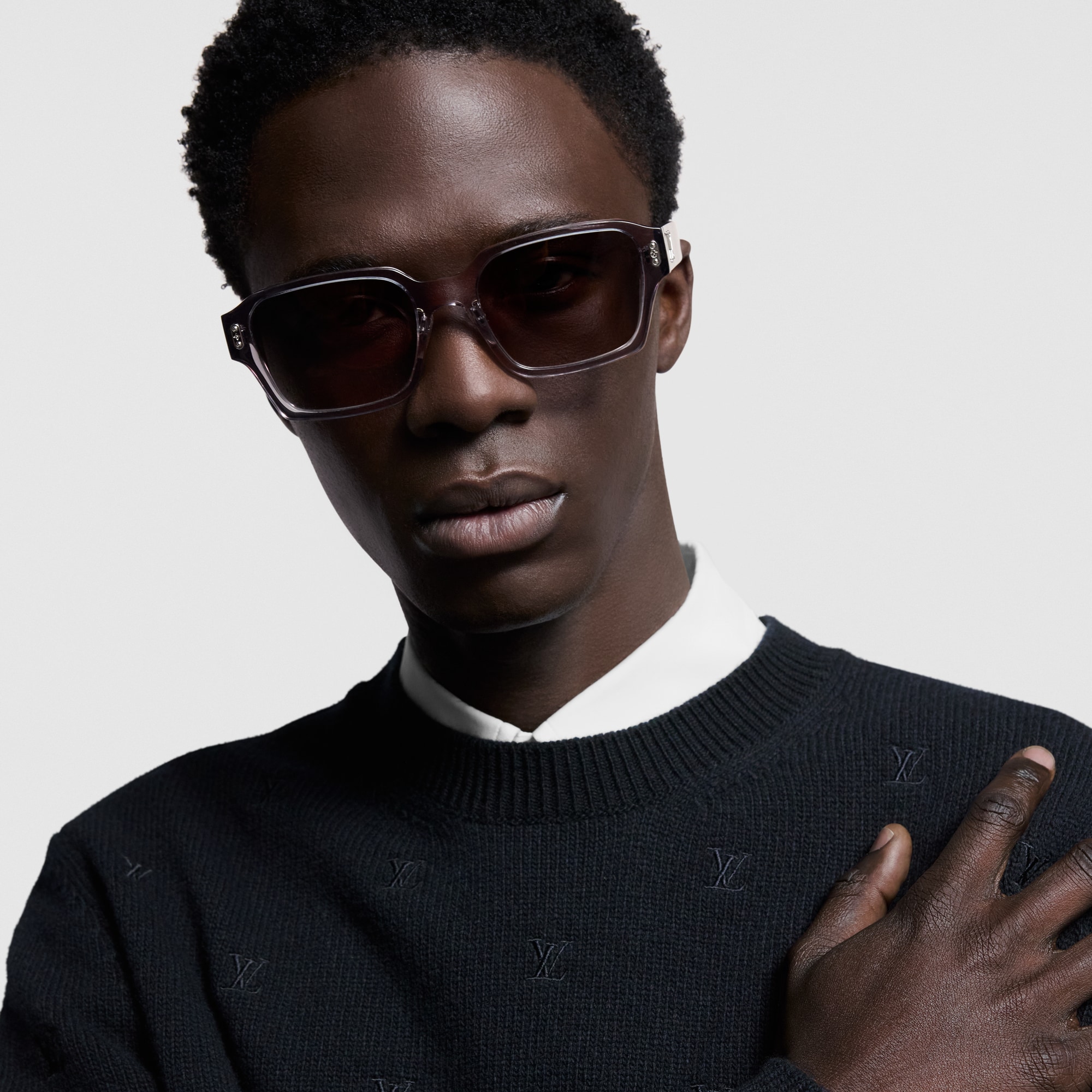  Ready-to-Wear All Ready-to-Wear LV Blason All Over Embroidered Crewneck | Louis Vuitton ® (Product zoom)