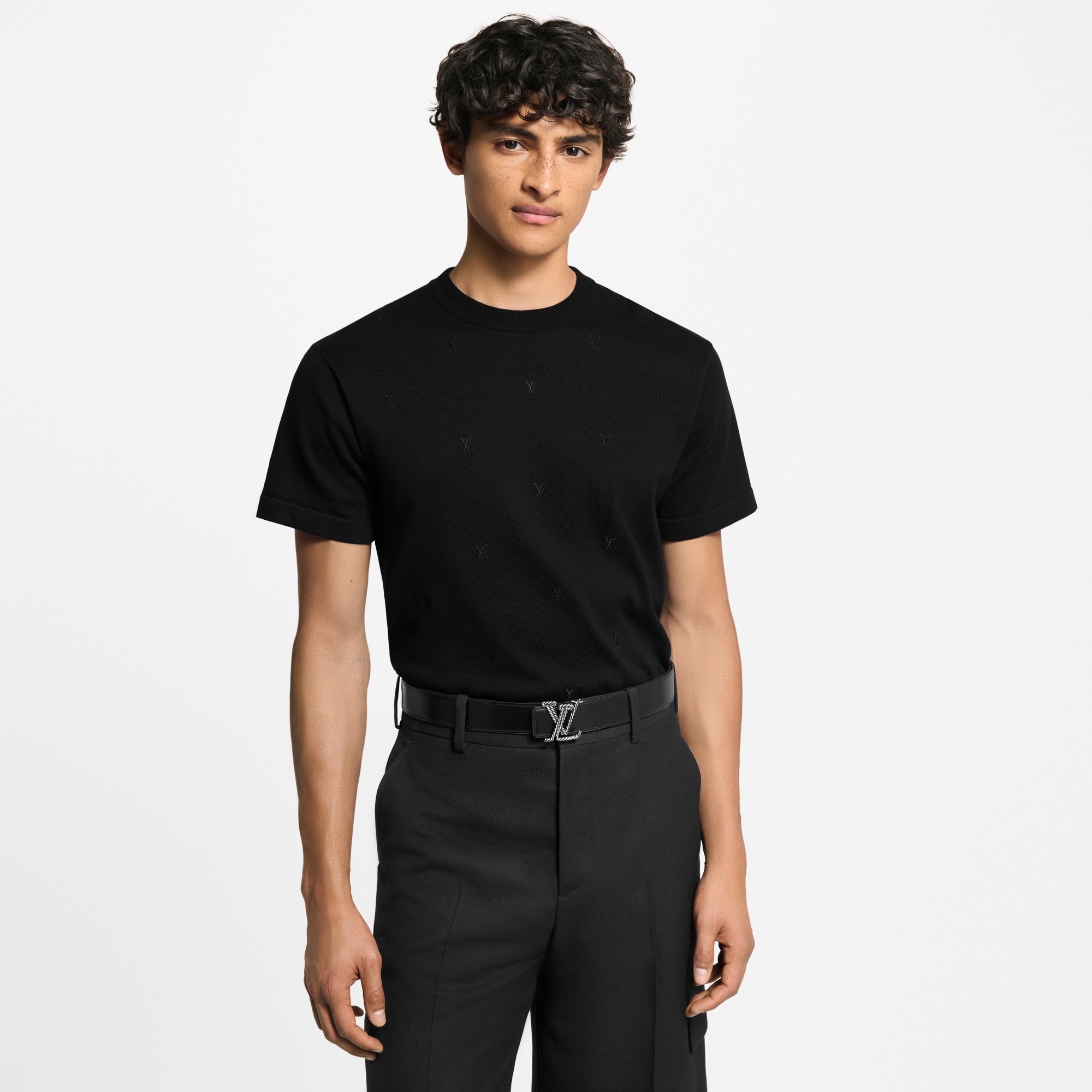  Ready-to-Wear Knitwear and Sweatshirts LV Blason Embroidered Short-Sleeved Crewneck | Louis Vuitton ® (Product zoom)