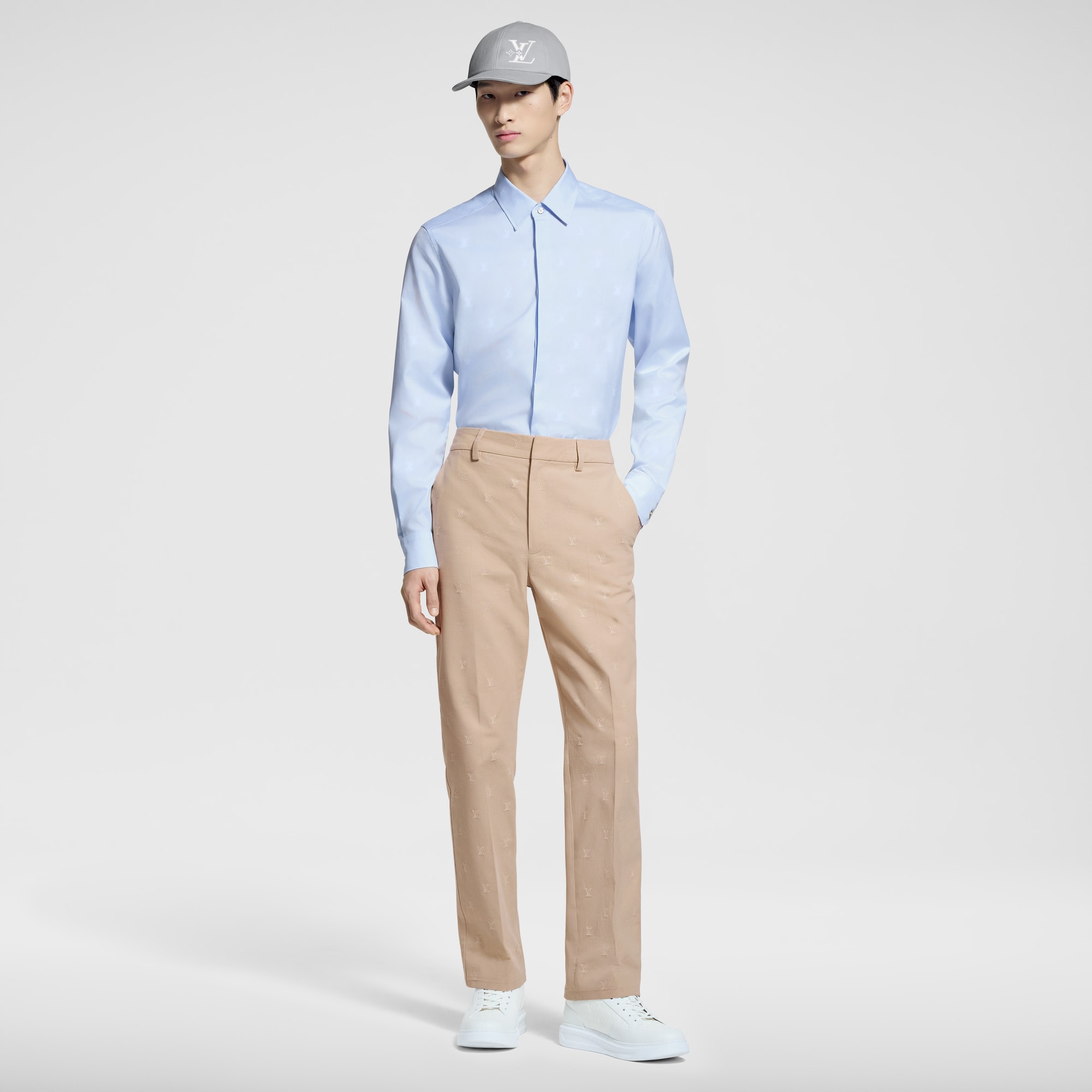  Ready-to-Wear Shirts LV Blason Printed Cotton Long-Sleeved Oxford Shirt | Louis Vuitton ® (Product zoom)
