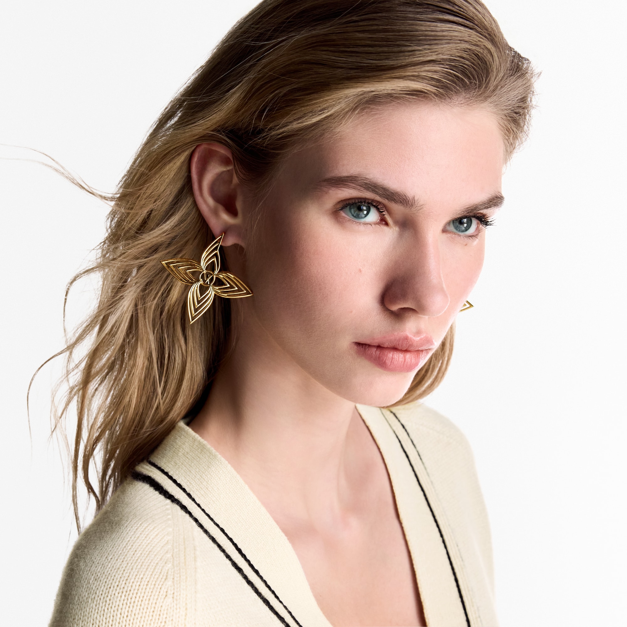 S00 Fashion Jewelry Earrings LV Breeze Earrings | Louis Vuitton ® (Product zoom)