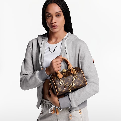 S00 Accessories Key Holders and Bag Charms LV Charms Bag Charm | Louis Vuitton ® (Product zoom)