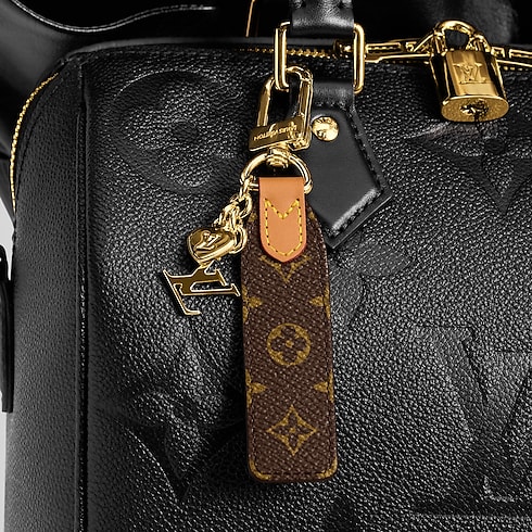 S00 Accessories Key Holders and Bag Charms LV Cherished Tab Key Holder | Louis Vuitton ® (Product zoom)