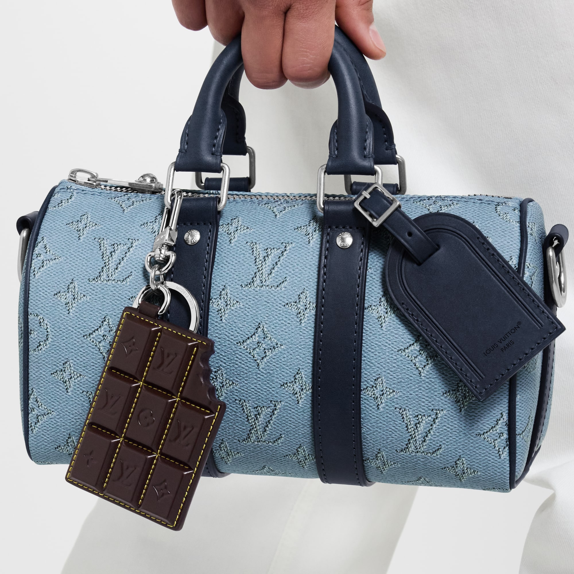 S00 Accessories Key Holders and Bag Charms LV Chocolate Bar Key Holder and Bag Charm | Louis Vuitton ® (Product zoom)