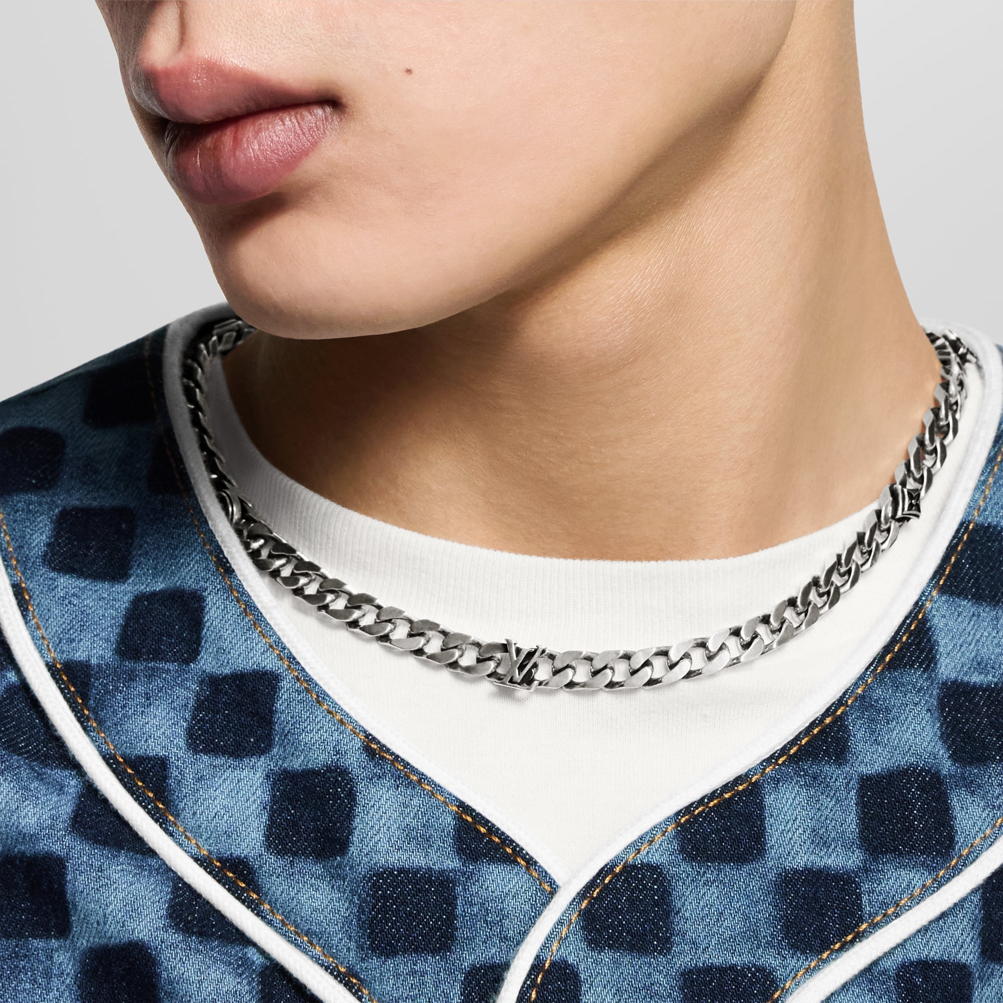 S00 Fashion Jewelry Necklaces and Pendants LV City Links Thin Necklace | Louis Vuitton ® (Product zoom)