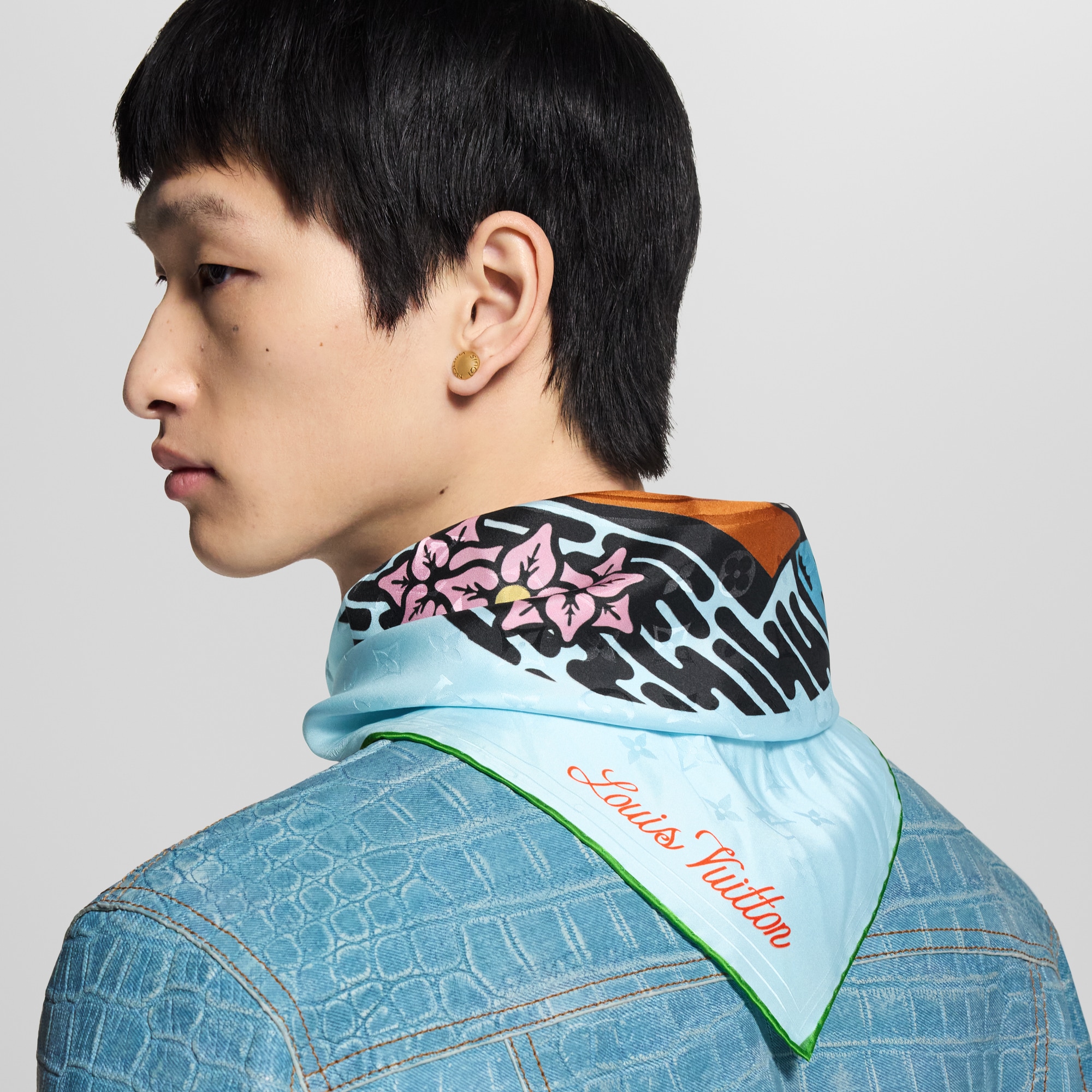 S00 Accessories Silk and Bandanas LV City Stamp Bandana | Louis Vuitton ® (Product zoom)