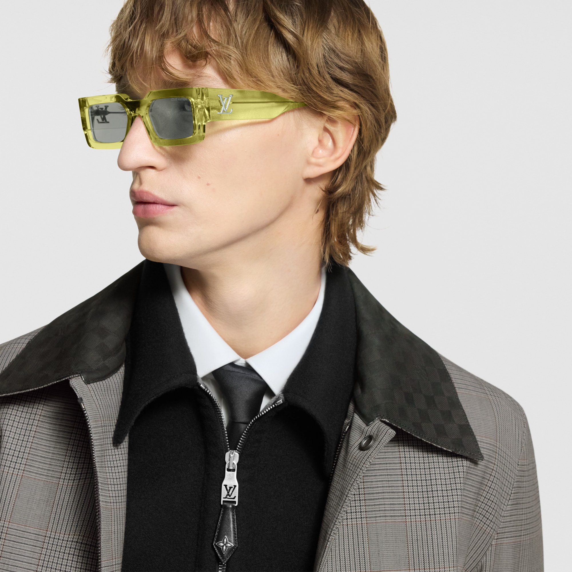 S00 Accessories Sunglasses LV Clash Low Square Sunglasses | Louis Vuitton ® (Product zoom)