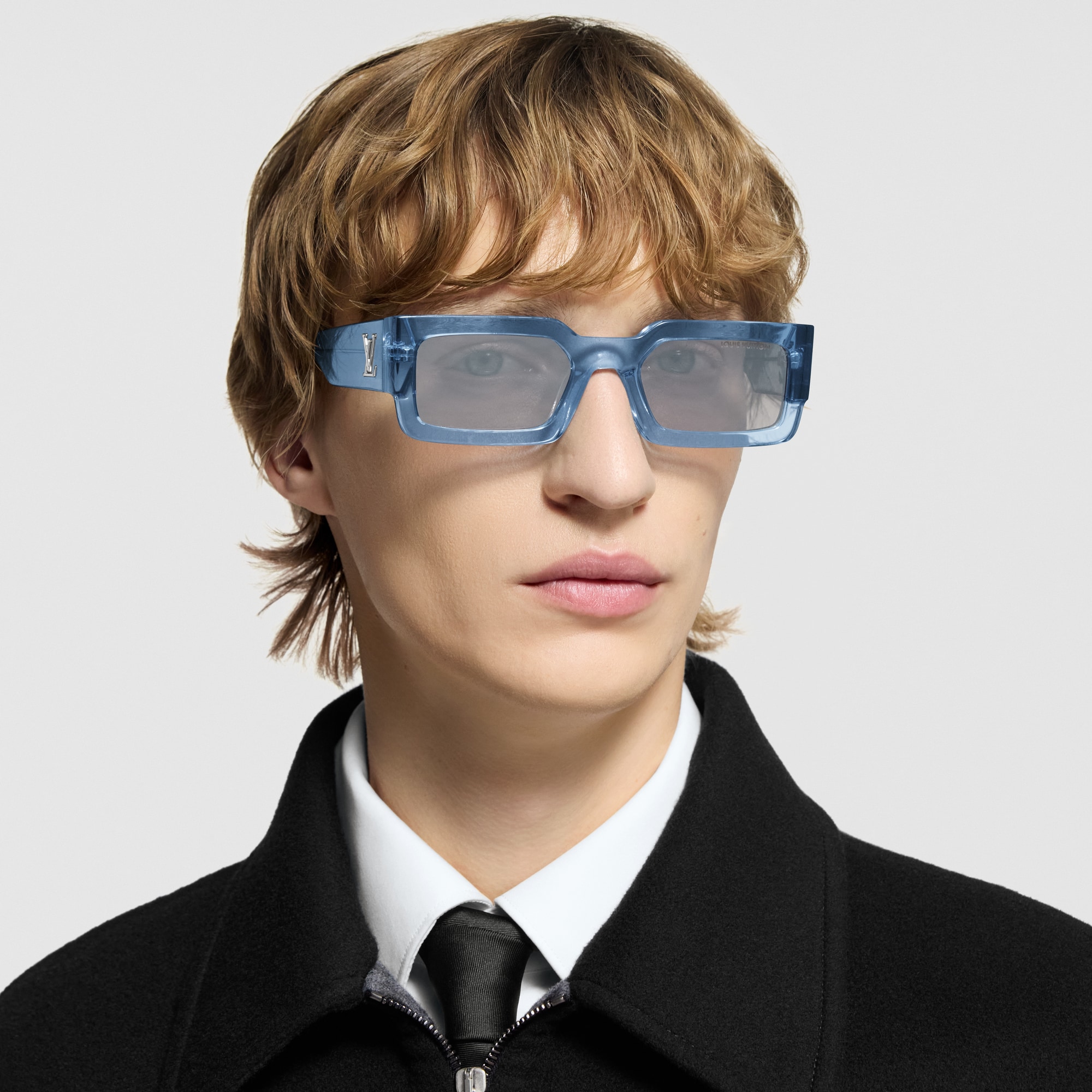 S00 Accessories Sunglasses LV Clash Low Square Sunglasses | Louis Vuitton ® (Product zoom)