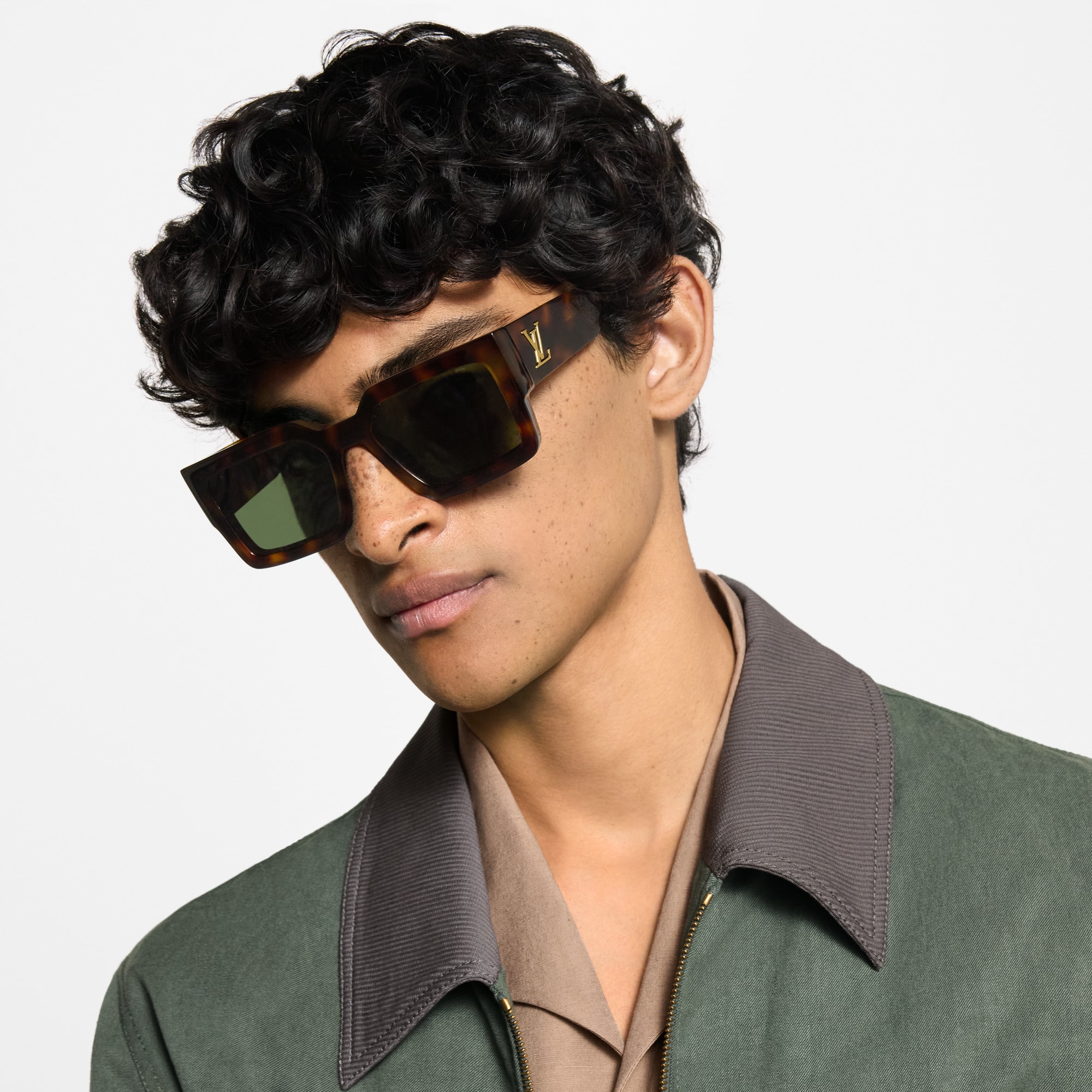 S00 Accessories Sunglasses LV Clash Square Sunglasses | Louis Vuitton ® (Product zoom)