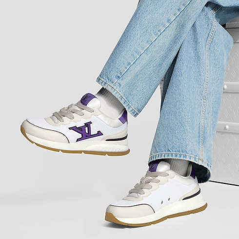Shoes Sneakers LV Classic Sneaker | Louis Vuitton ® (Product zoom)