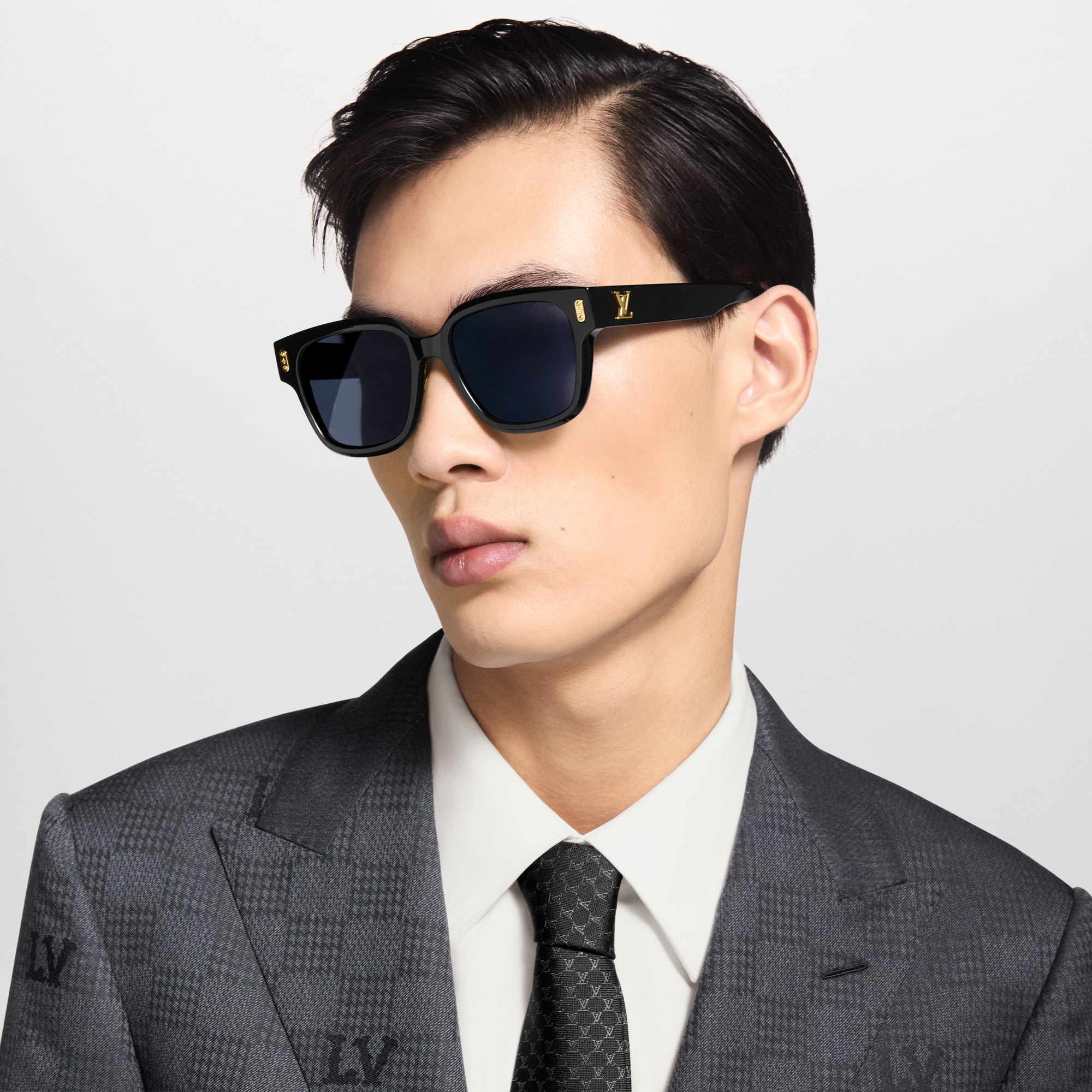S00 Accessories Sunglasses LV Confidence Square Sunglasses | Louis Vuitton ® (Product zoom)