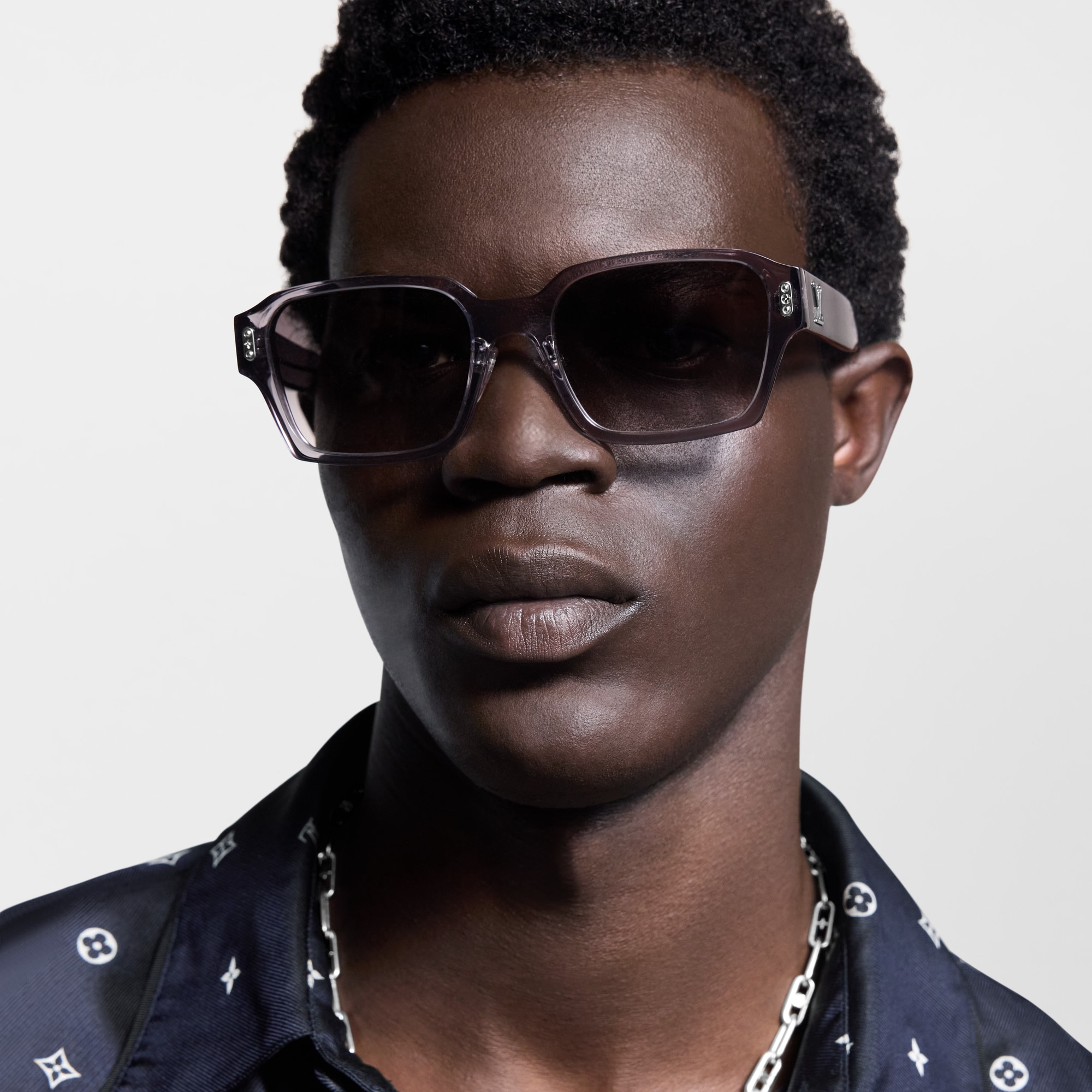 S00 Accessories Sunglasses LV Confidence Square Sunglasses | Louis Vuitton ® (Product zoom)