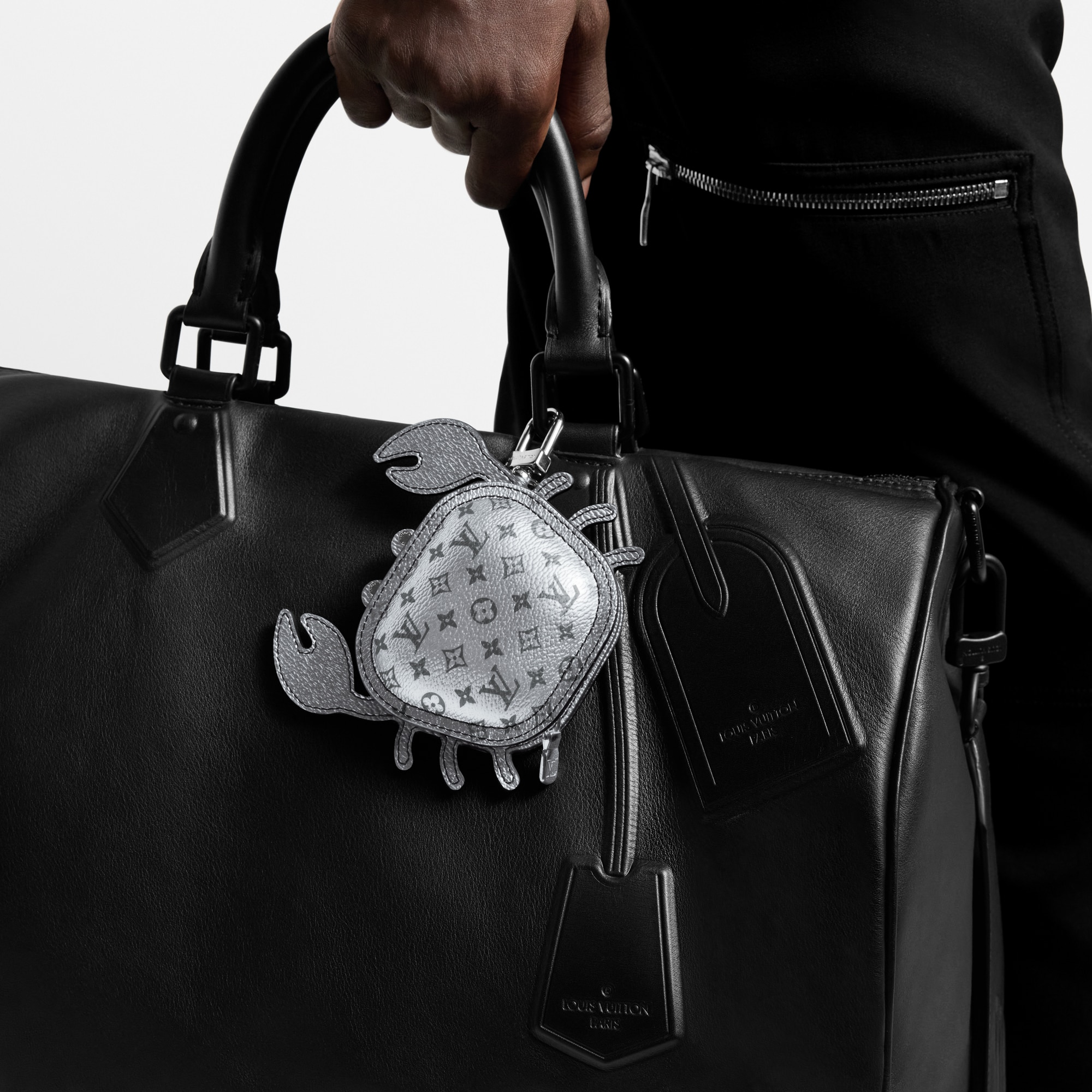 S00 Accessories Key Holders and Bag Charms LV Crab Bag Charm | Louis Vuitton ® (Product zoom)